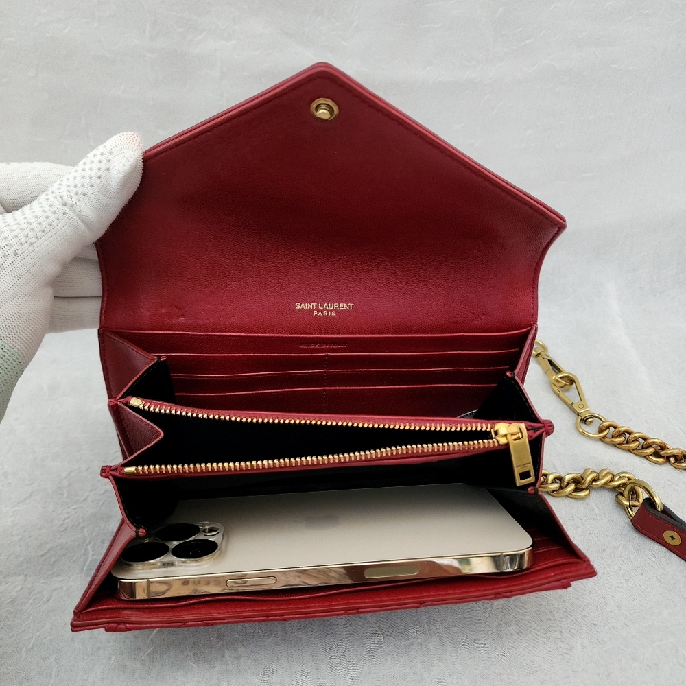 Yves Saint Laurent Red Quilted Leather Crossbody Bag with Gold Chain - Picture 4 of 9